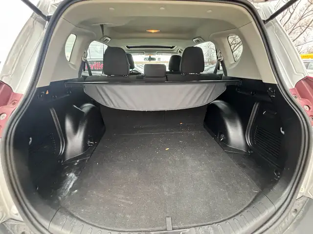 2014 Toyota RAV4 FWD 4dr XLE - Photo 27