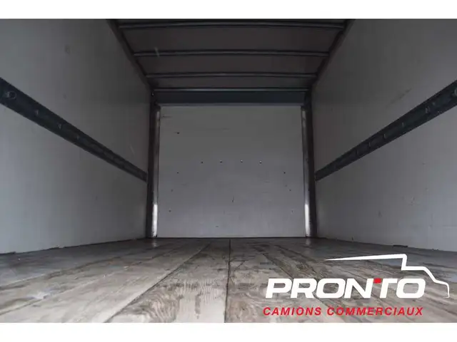 2020 Chevrolet Express Commercial Cutaway Cube 16 pieds  Camer - Photo 10