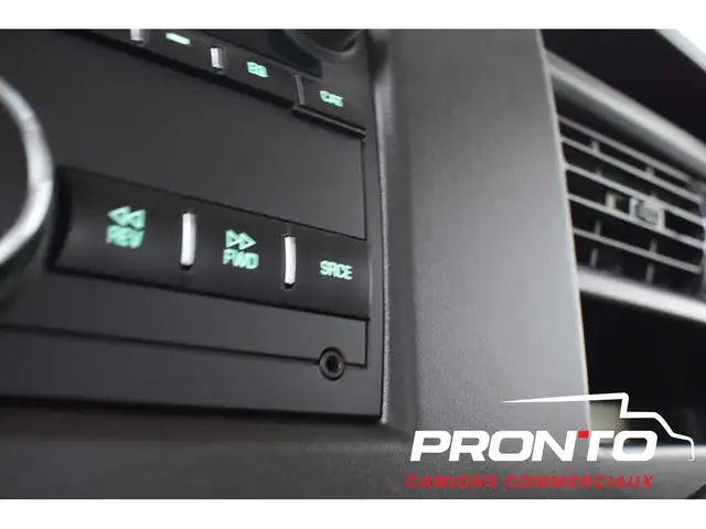 2020 Chevrolet Express Commercial Cutaway Cube 16 pieds  Camer - Photo 22