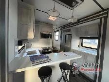 2023 Keystone RV Fuzion 421 - Photo 9