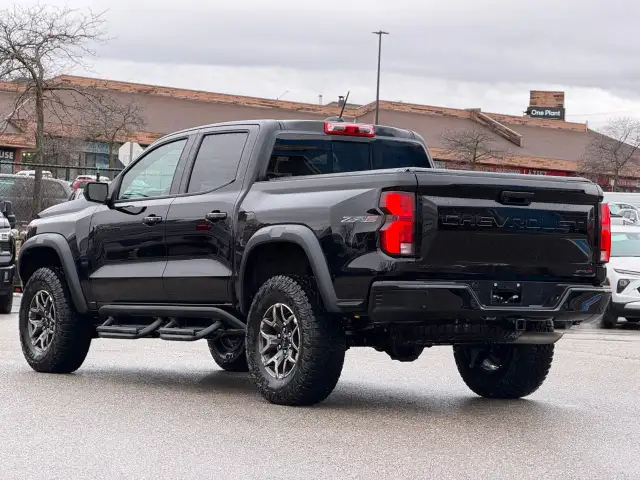 2025 Chevrolet Colorado - Photo 3