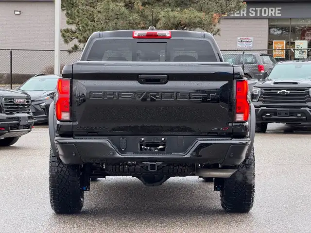 2025 Chevrolet Colorado - Photo 4