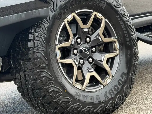 2025 Chevrolet Colorado - Photo 9