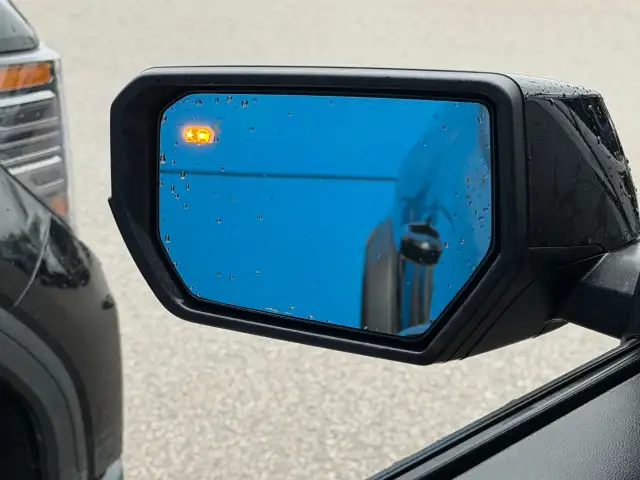 2025 Chevrolet Colorado - Photo 22