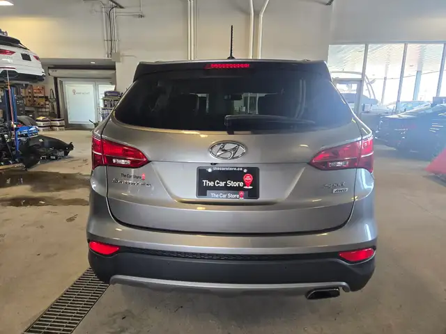 2016 Hyundai Santa FeLuxury | Local | Leather - Photo 6