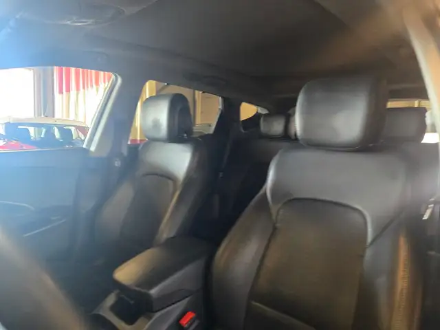 2016 Hyundai Santa FeLuxury | Local | Leather - Photo 10