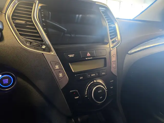2016 Hyundai Santa FeLuxury | Local | Leather - Photo 14