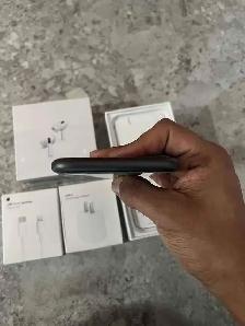 iPhone SE 128GB Airpods/Charger Set/Delivery - Photo 2