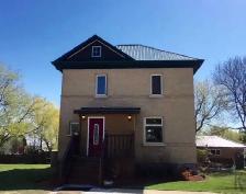 Beautiful character home in Elkhorn
