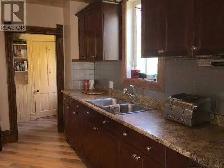 Beautiful character home in Elkhorn - Photo 3