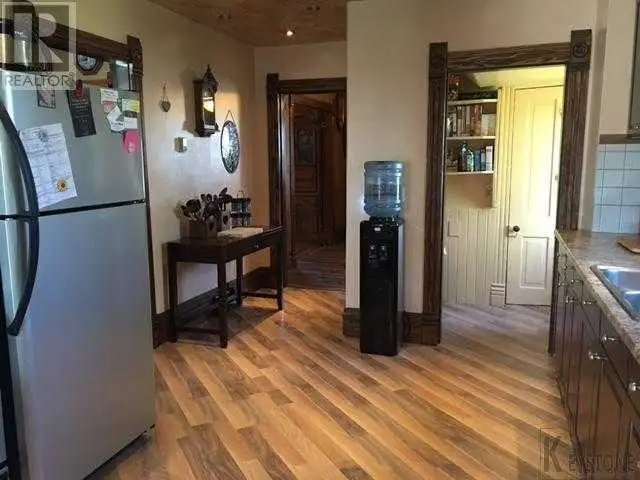 Beautiful character home in Elkhorn - Photo 4