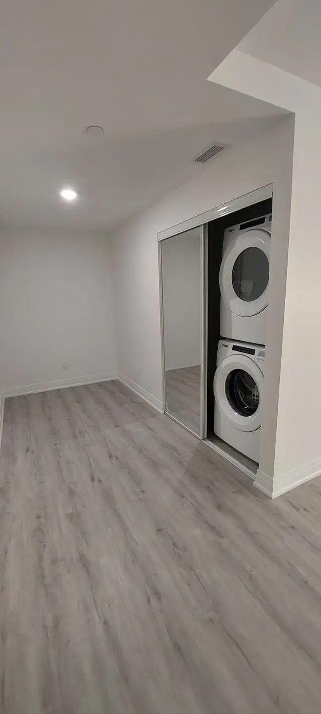Clean 2 Bed   Den Condo (Forest Glade) | 2 Bath | Owner Managed - Photo 10