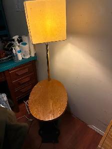 End table with built in lamp - Photo 3