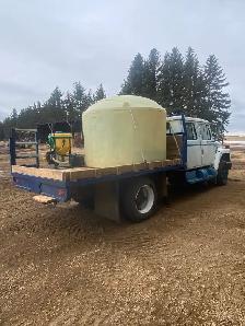 Water/Sprayer Truck - Photo 2