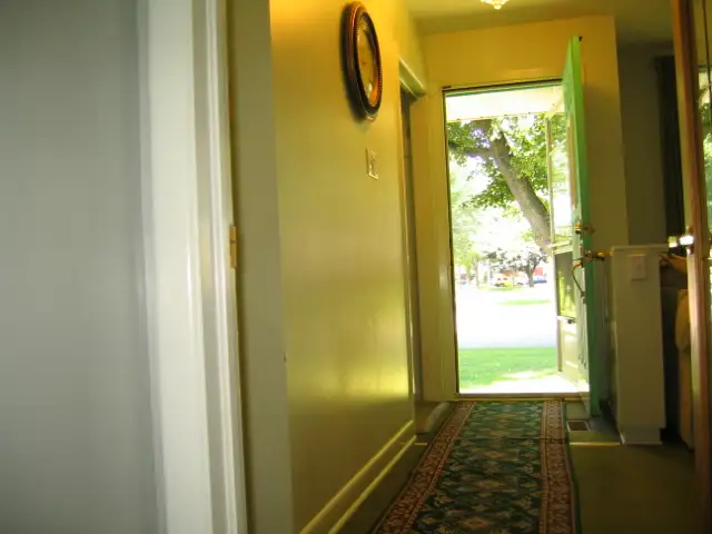Utilities included,Large room, Furnished, Free Wifi--ALL FEMALE - Photo 5