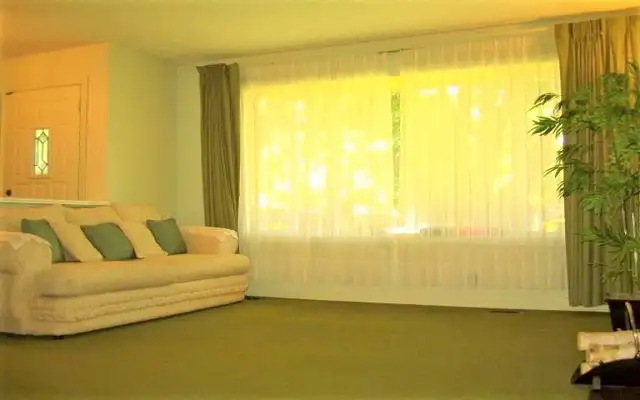 Utilities included,Large room, Furnished, Free Wifi--ALL FEMALE - Photo 7