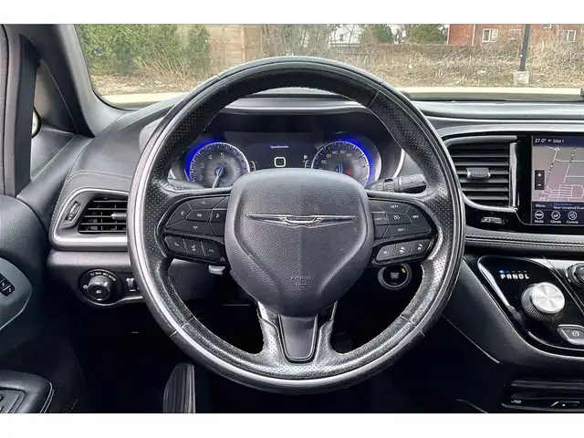 2019 Chrysler Pacifica Limited S App 8Seat | Theatre Group | AS - Photo 5