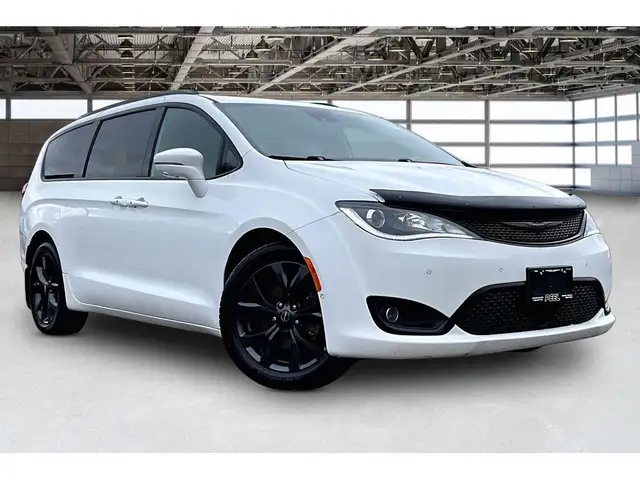 2019 Chrysler Pacifica Limited S App 8Seat | Theatre Group | AS - Photo 11