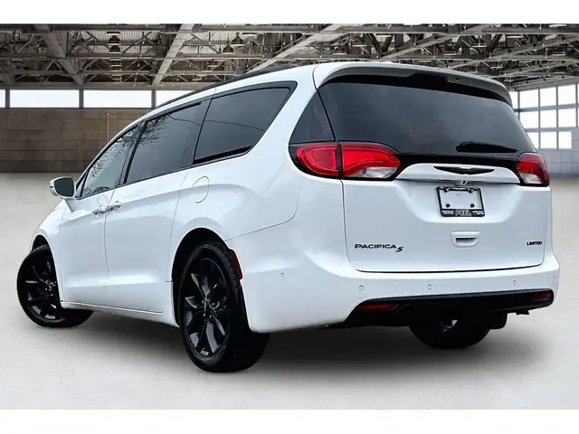 2019 Chrysler Pacifica Limited S App 8Seat | Theatre Group | AS - Photo 12