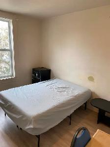 Laval Chambre à louer/room for rent