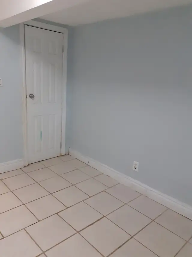 Basement Single Room,Rent $500,Victoria Pk Avenue & Eglinton Ave - Photo 3