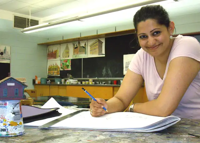 APR. 7 - See HAPPY STUDENTS That Are DRAWING IN PERSPECTIVE! - Photo 6