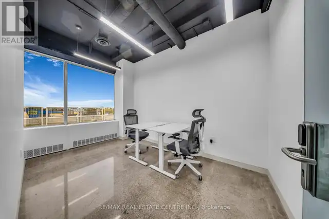 Professional Office (Eglinton & Warden) - RBC Build-HighTraffic - Photo 2