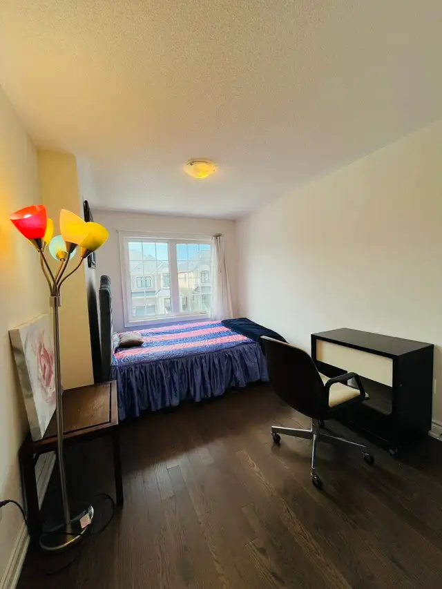 UPPER LEVEL PRIVATE ROOM CALL 647-716-5553 - Photo 4
