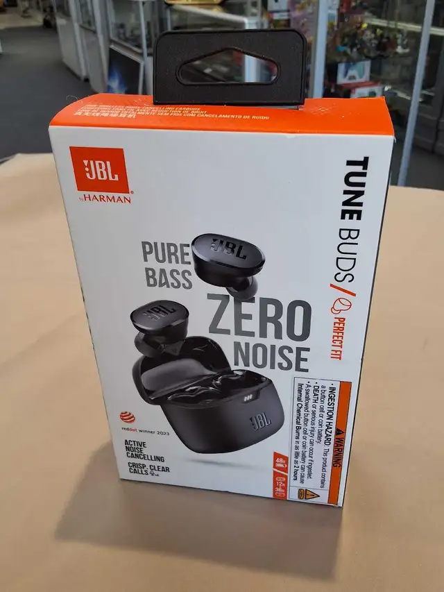 JBL Tune Buds Bluetooth Wireless earbuds NEW