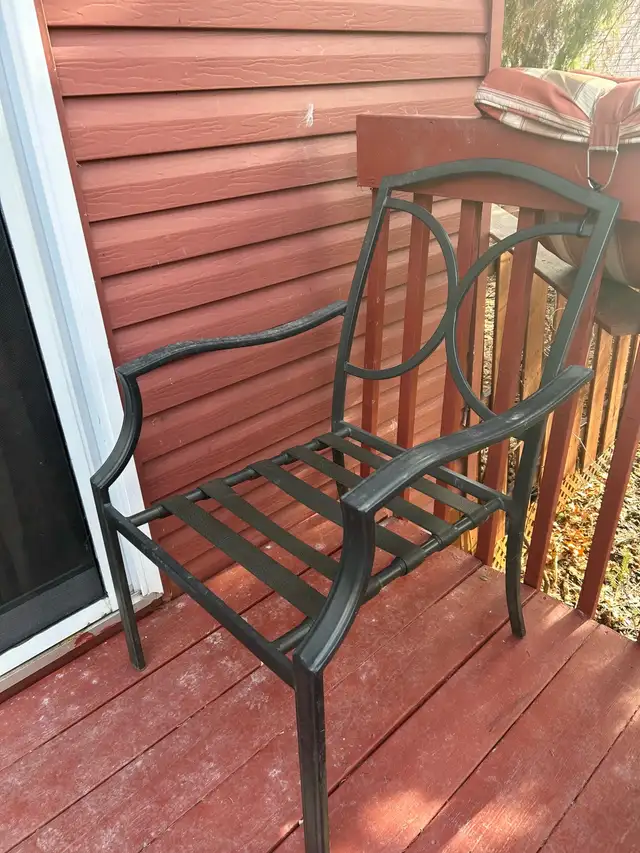 chaises extérieur sans coussins