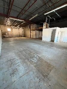 Warehouse for rent / entrepôt à louer - Photo 3