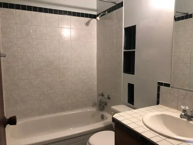 Abbeydale main floor 3 bedrm,sep entrance $1350/m 60% UT - Photo 4