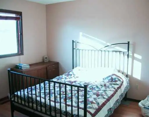 Abbeydale main floor 3 bedrm,sep entrance $1350/m 60% UT - Photo 6