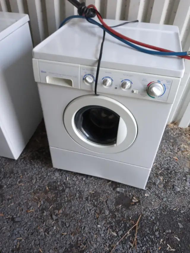 laveuse sécheuse en tres bonne condition de marque Gibson