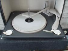 VINTAGE 1950'S RCA RECORD PLAYER - TURNTABLE - Photo 3