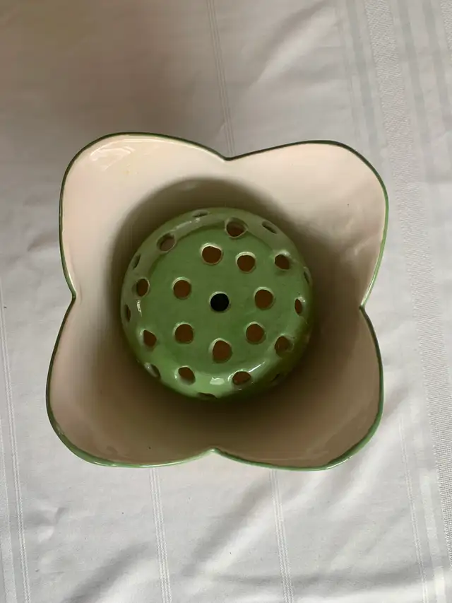 Vintage Royal Canada Flower Frog Vase-Pedestal - Photo 2