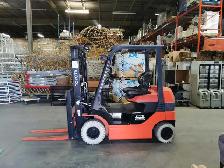 Toyota 5500lbs electric forklift reach 14.7 feet