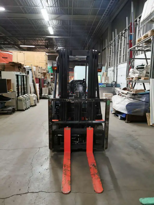 Toyota 5500lbs electric forklift reach 14.7 feet - Photo 5