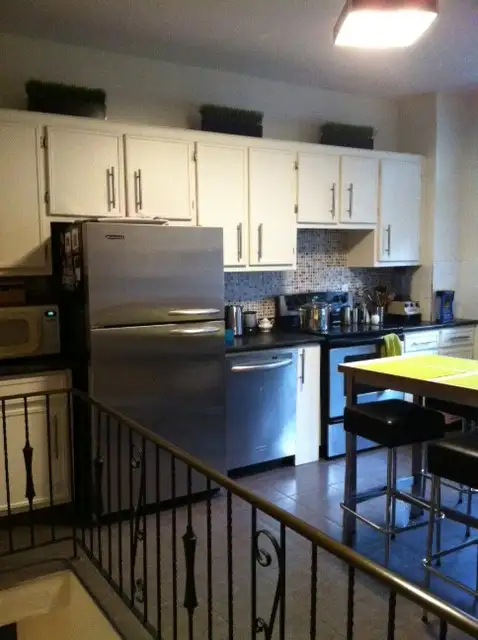 Large 7 1/2   finished basement and yard near Jean-Talon market - Photo 2