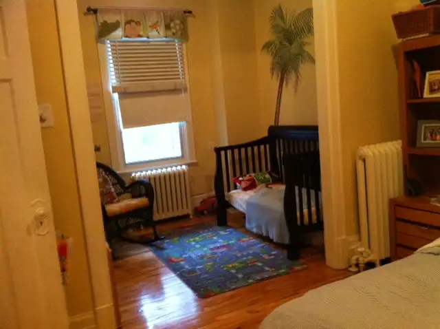 Large 7 1/2   finished basement and yard near Jean-Talon market - Photo 5