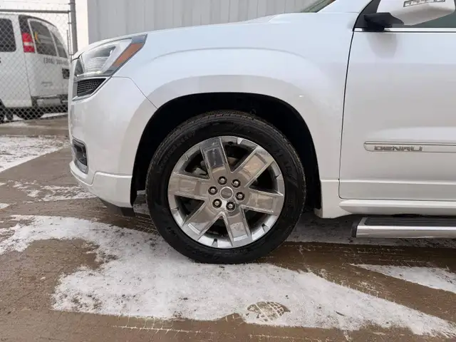 2016 GMC Acadia AWD - 7 Passenger - Photo 10