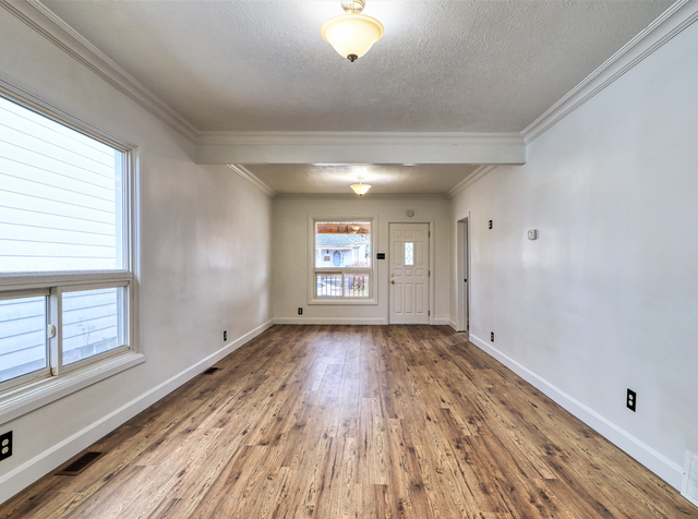 113 Vale House for Rent, Available June 1st - Photo 6