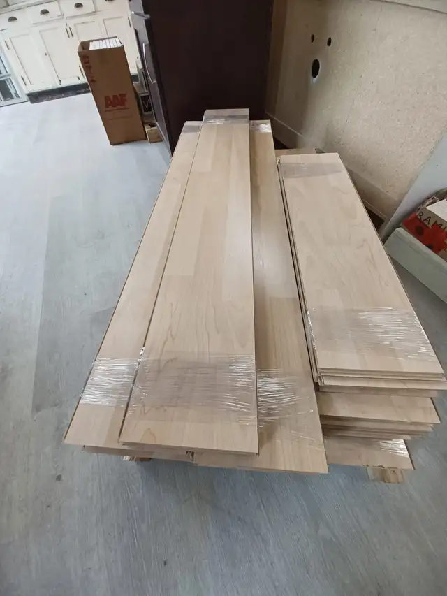 Laminate Flooring - Photo 4