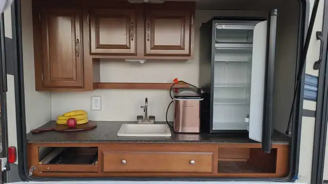 Coachmen freedom express travel trailer - Photo 5