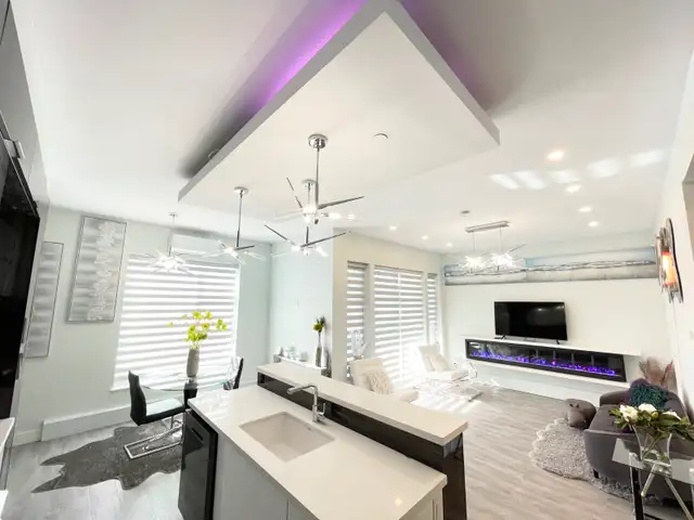 House 8 bdrm, 5 bath, 3 kitchens, 3,155 sqft built 2020 - Photo 3