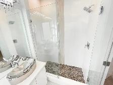 House 8 bdrm, 5 bath, 3 kitchens, 3,155 sqft built 2020 - Photo 7