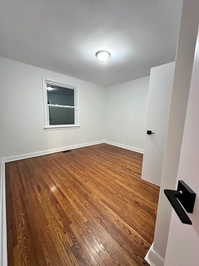 ATTN STUDENTS! DON’T MISS THIS RENTAL I Close to Everything ! - Photo 4