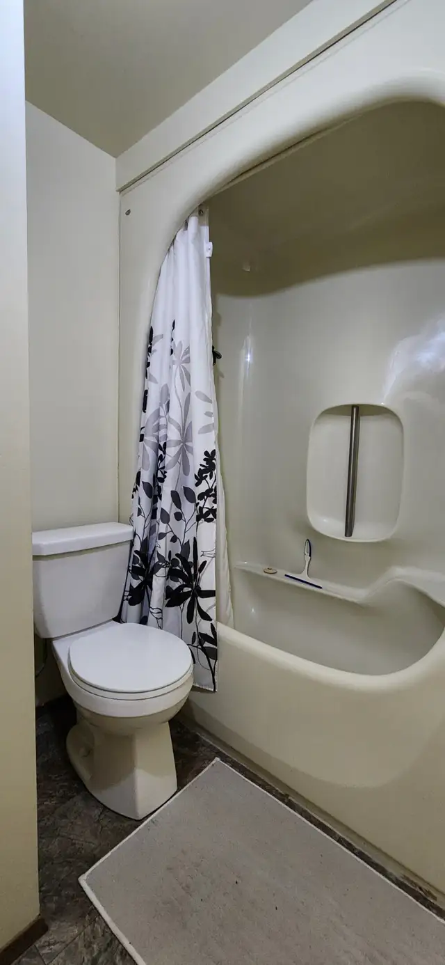 Shared Accommadations - Photo 6