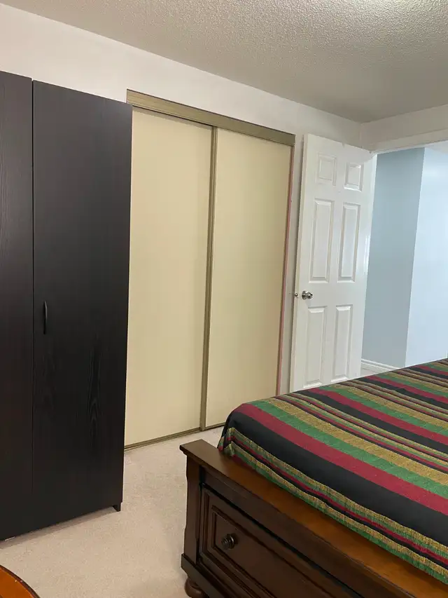Furnished Room in House for Female - Photo 4