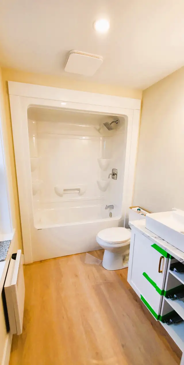 New 3 bedroom Fancy home on special sale (and 2 bdms)! - Photo 5